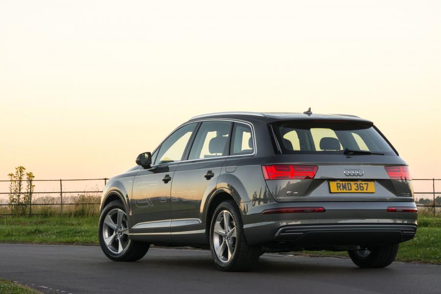  Audi Q7 e-tron TDI Quattro (4M) 2016 года  (UK) (фото 19 из 21)